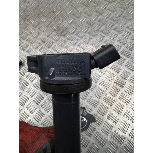 Катушка зажигания Toyota Auris 1,3 (2006-2012) 9091902257