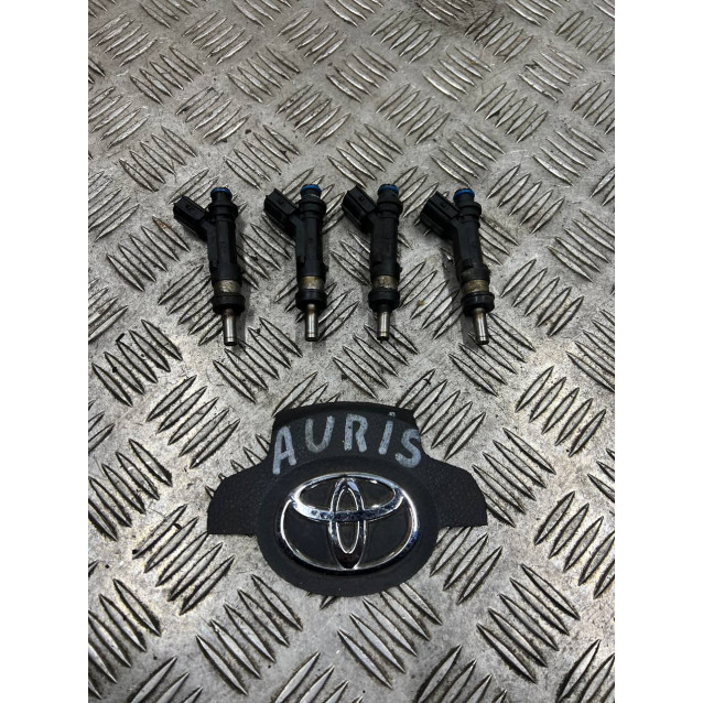 Форсунка топливная Toyota Auris (2006-2012) 1,3 2320949205