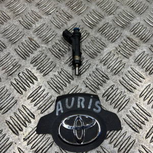 Форсунка топливная Toyota Auris (2006-2012) 1,3 2320949205