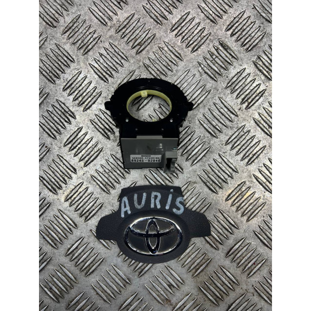 Датчик поворота руля Toyota Auris (2006-2012) 8924502040