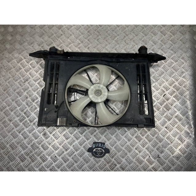 Диффузор с вентилятором радиатора кондиционера Toyota Auris (2006-2012) 1,3 МКПП 167110D190