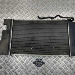 Радиатор охлаждения основной Toyota Auris 1,3 (2006-2012) 164000D400