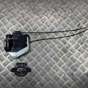 Замок двери задний левый Toyota Auris (2006-2012) 6906002230