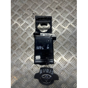 Подстаканник Toyota Auris (2006-2012) 5562002090 *левый