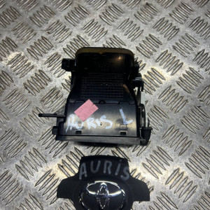 Дефлектор торпеды Toyota Auris (2006-2012) 5566012360BO / 5565012290BO