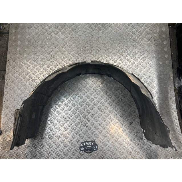 Подкрылок передний правый Toyota Camry 40 (06-11) 5387506060 5380633020