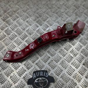 Кронштейн крепление фары окуляр Toyota Auris (2006-2012) 5320202040 *правый