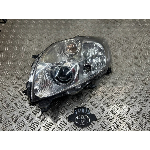 Фара левая Toyota Auris (2006-2012) 8117002460 *не оригинал