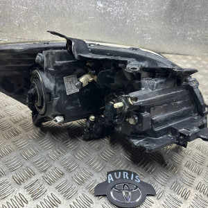 Фара левая Toyota Auris (2006-2012) 8117002460 *не оригинал