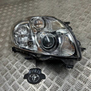 Фара права Toyota Auris (06-12) 8113002470 *дефект