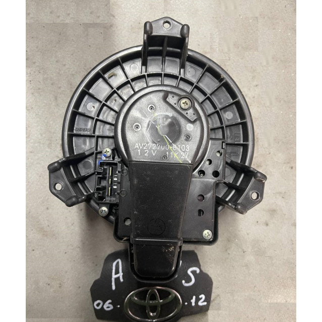 Моторчик печки Toyota Auris (2006-2012) 3pin 2727008103