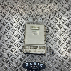 Блок предохранителей комфорт Toyota Auris (2006-2012) 8273002140 8273002150