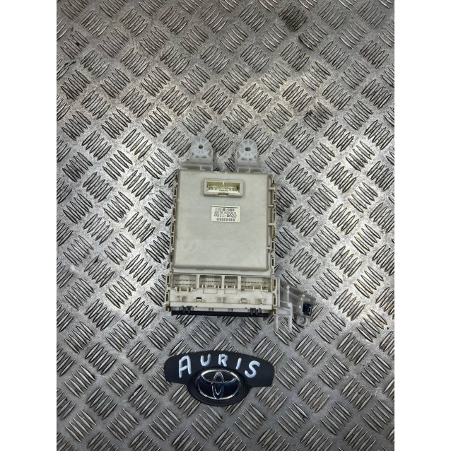 Блок предохранителей комфорт Toyota Auris (2006-2012) 8273002140 8273002150