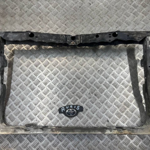 Панель передняя телевизор Toyota Auris (2006-2012)