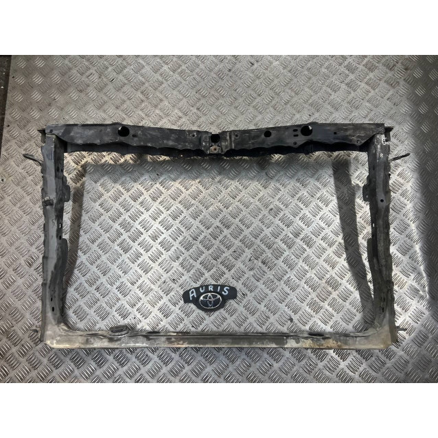 Панель передняя телевизор Toyota Auris (2006-2012)