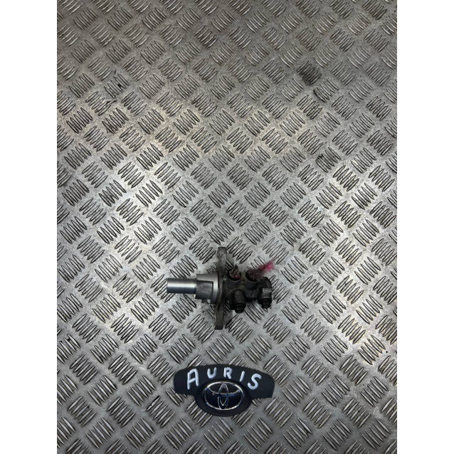 Цилиндр тормозной главный Toyota Auris (2006-2012) 4720112A70 / 4720109300 / 4720109500