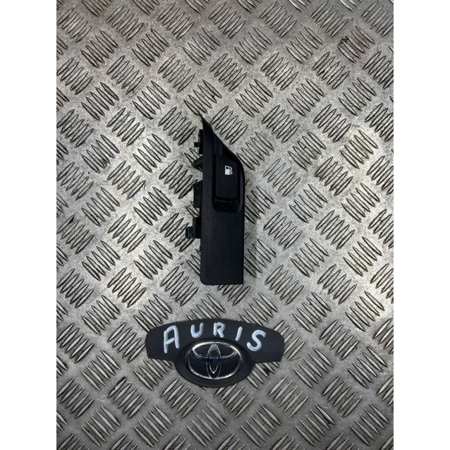Ручка открывания лючка бензобака Toyota Auris (2006-2012) 7730652050