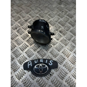 Фара противотуманная правая Toyota Auris (2006-2012) 812100D041 812100D042