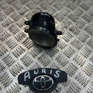 Фара противотуманная правая Toyota Auris (2006-2012) 812100D041 812100D042