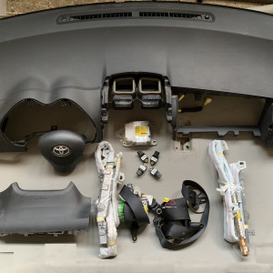 Торпедо з подушкою безпеки Toyota Auris (2006-2012) 