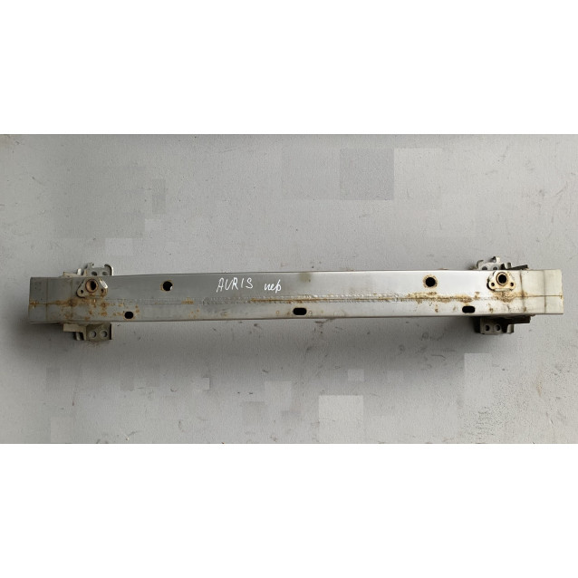 Усилитель бампера переднего Toyota Auris (2006-2012) 5202112230