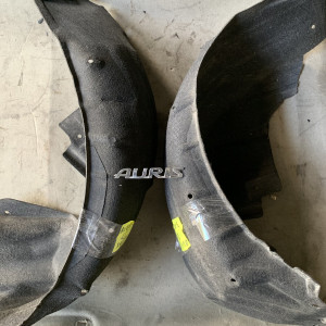 Подкрылок задний правый Toyota Auris (2006-2012) 6563702040