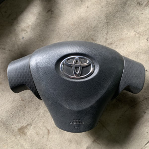Подушка безпеки кермо Toyota Auris (2006-2012) 4513002290B0