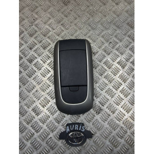Подлокотник Toyota Auris (2006-2012) 5891002040BO
