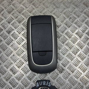 Подлокотник Toyota Auris (2006-2012) 5891002040BO