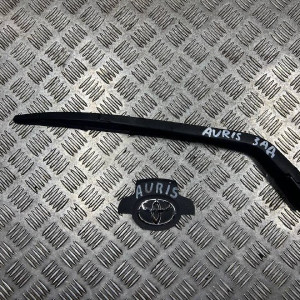 Держатель дворника задний Toyota Auris (2006-2012) 8524102040