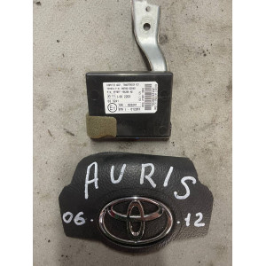 Блок управления центральным замком Toyota Auris (2006-2012) 8978002040