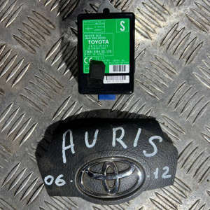 Блок управления центральным замком  Toyota Auris (2006-2012) 8974002010