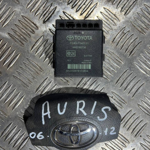 Блок управления патрониками Toyota Auris (2006-2012) PZ464-T0421-01