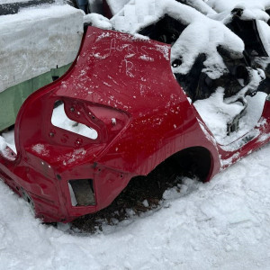 Крыло заднее правое с частью порога Toyota Auris (2006-2012)