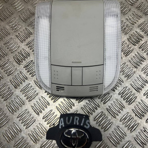 Плафон освещения салона Toyota Auris (2006-2012) 8126002100B0 *передний