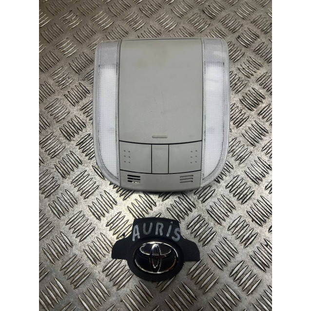 Плафон освещения салона Toyota Auris (2006-2012) 8126002100B0 *передний