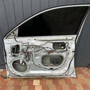 Дверь передня права Toyota Avalon (05-12) 67001AC060 