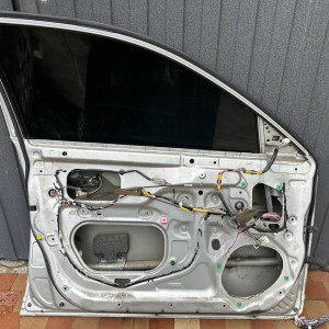 Дверь передня ліва Toyota Avalon (05-12) 67002AC050