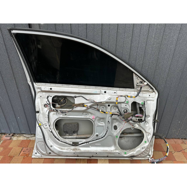 Дверь передня ліва Toyota Avalon (05-12) 67002AC050