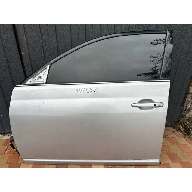 Дверь передня ліва Toyota Avalon (05-12) 67002AC050