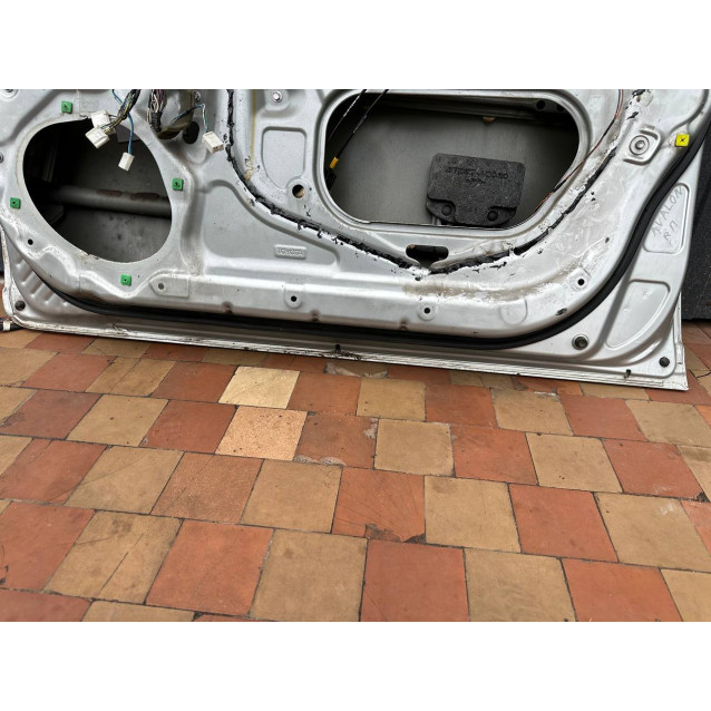 Дверь передня права Toyota Avalon (05-12) 67001AC060 