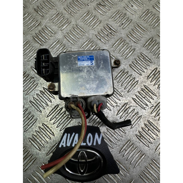 Блок управления вентиляторов охлаждения Toyota Avalon (2005-2012) 8925730060