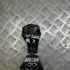 Кронштейн крепление под фонарь правый Toyota Avalon (2005-2012) 58385AC040