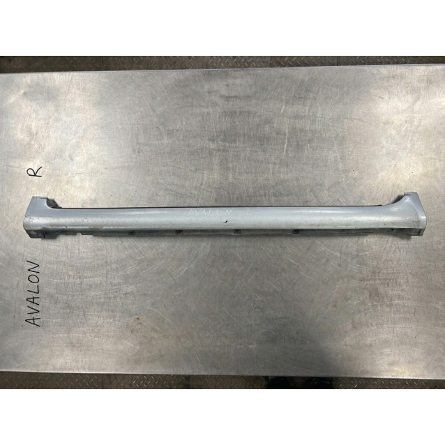 Накладка порога правая Toyota Avalon (2005-2012) 75851AC030C0 7585107040