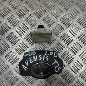 Фонарь подсветка номера Toyota Avensis T25 (2003-2009) 8127005040