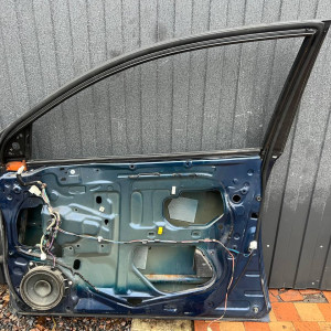Дверь передня права Toyota Avensis T25 (2003-2009) 6700105050
