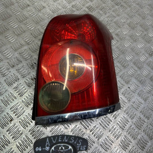 Фонарь правый Toyota Avensis T25 (2003-2009) 8155105180 8155105182