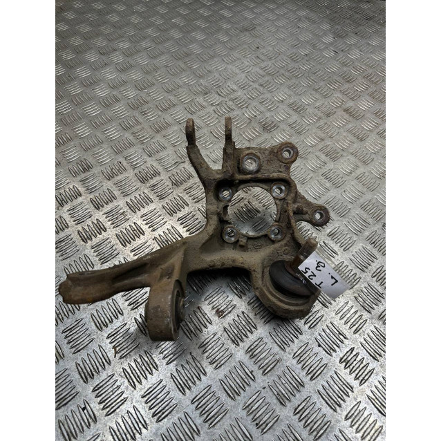 Цапфа задняя правая Toyota Avensis T25 (2003-2009) 4230405100