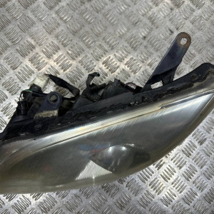 Фара левая Toyota Avensis T25 (-2006) 8117005190