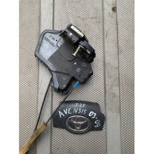 Замок двери задний левый Toyota Avensis T25 (2003-2009)  6906002101